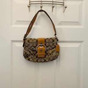 Classic vintage style coach purse